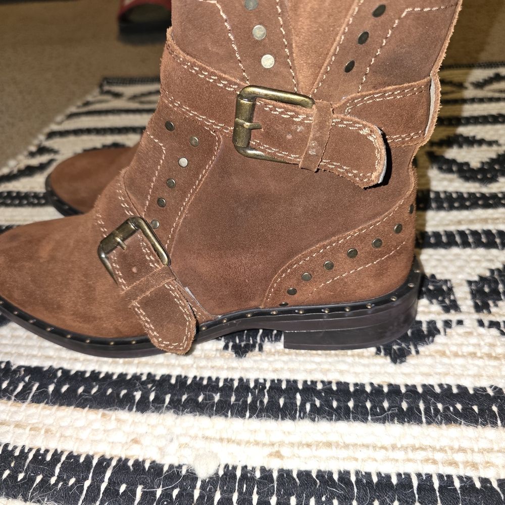 STEVE by Steve Madden Women's ZEPHYR Suede Studded Booties size: 7 - Picture 3 of 6